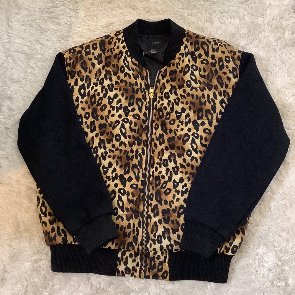 NWOT Cheetah print bomber